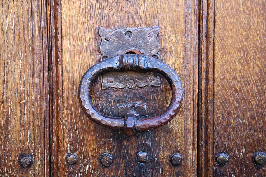 door handle, doorknocker, front door, old building, wooden door, HD wallpaper