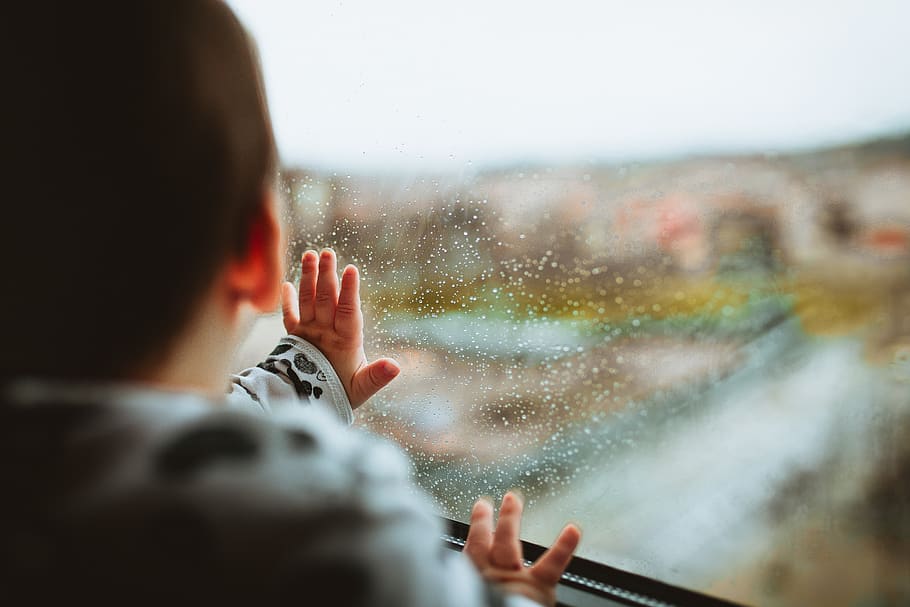 Selective Focus Photography of a Baby Looking Through The Window, HD wallpaper