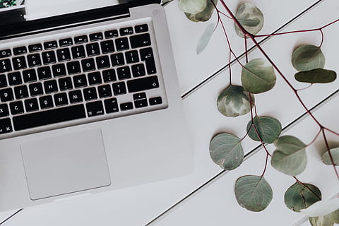 Apple MacBook & Coffee on the white desk, interior, office HD wallpaper