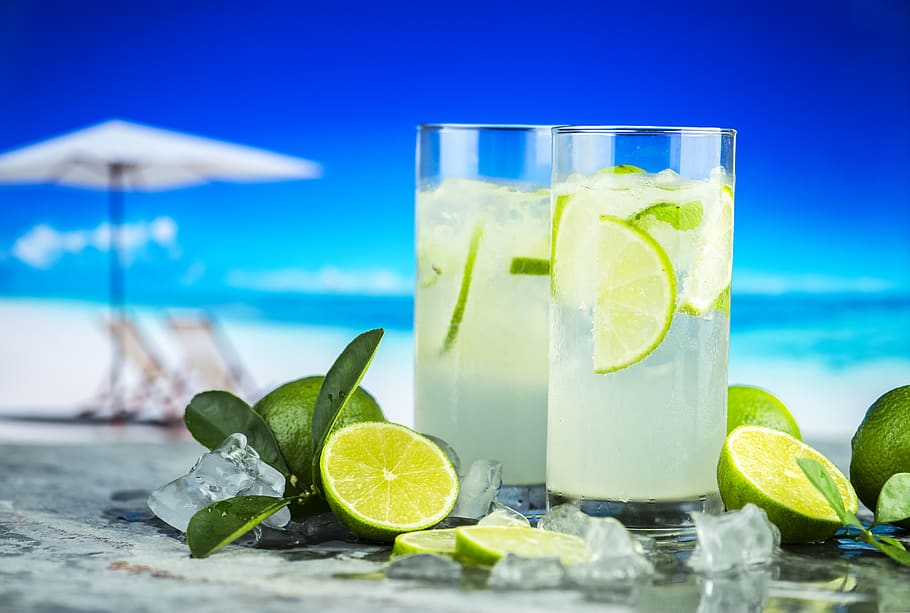 Selective Focus Photography of Cocktail Mojitos, beverage, chairs, HD wallpaper