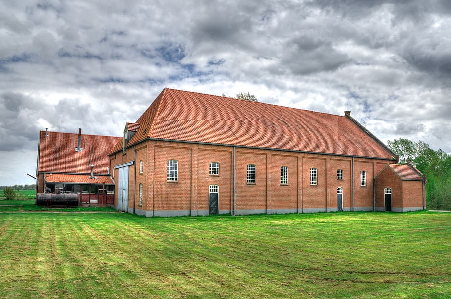 Brown Wooden House Surrounded by Green Grass, arched window, architecture HD wallpaper