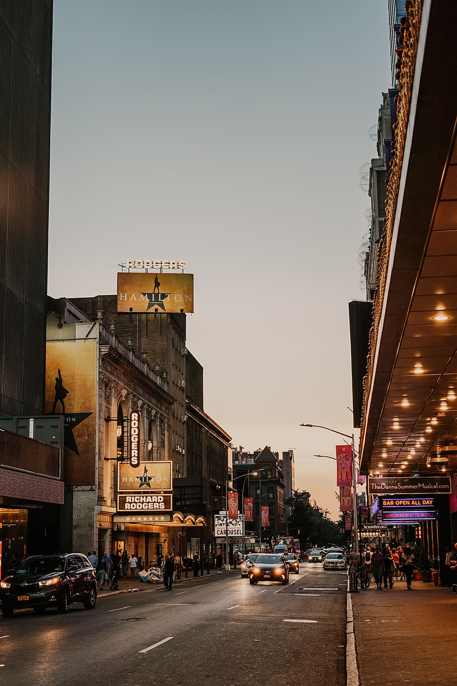 people walking on sidewalks, building exterior, architecture HD wallpaper