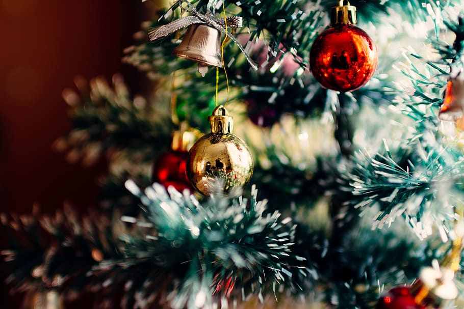 bauble balls hang on christmas tree, celebration, holiday, christmas decoration HD wallpaper