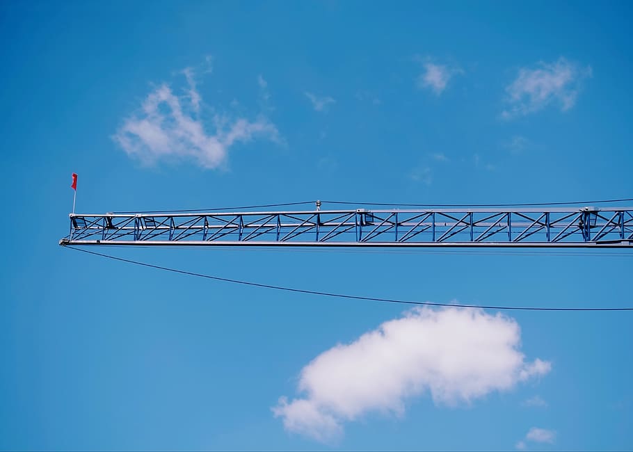 red flag on tower, construction crane, china, chaoyang district, beijing HD wallpaper