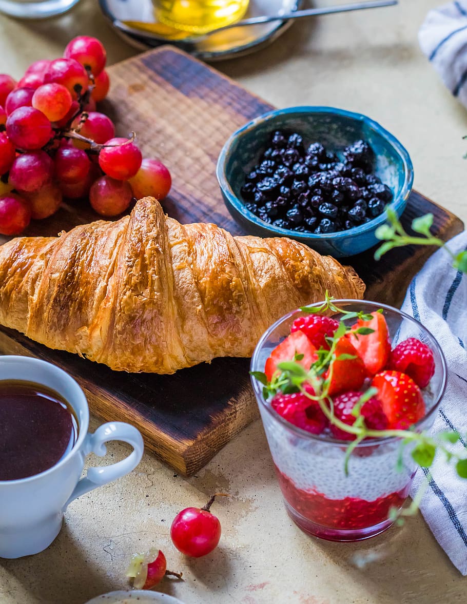 Croissant Bread With Blueberries And Strawberries , cup, delicious HD wallpaper