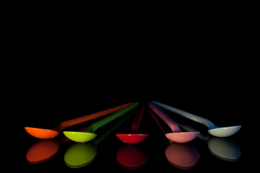 Five Assorted-color Spoons on Black Surface, colorful, colourful HD wallpaper