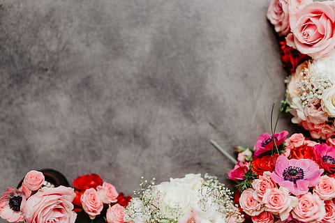 Flowers flat lay, flatlay, roses, valentines, red, pink, lovely HD wallpaper