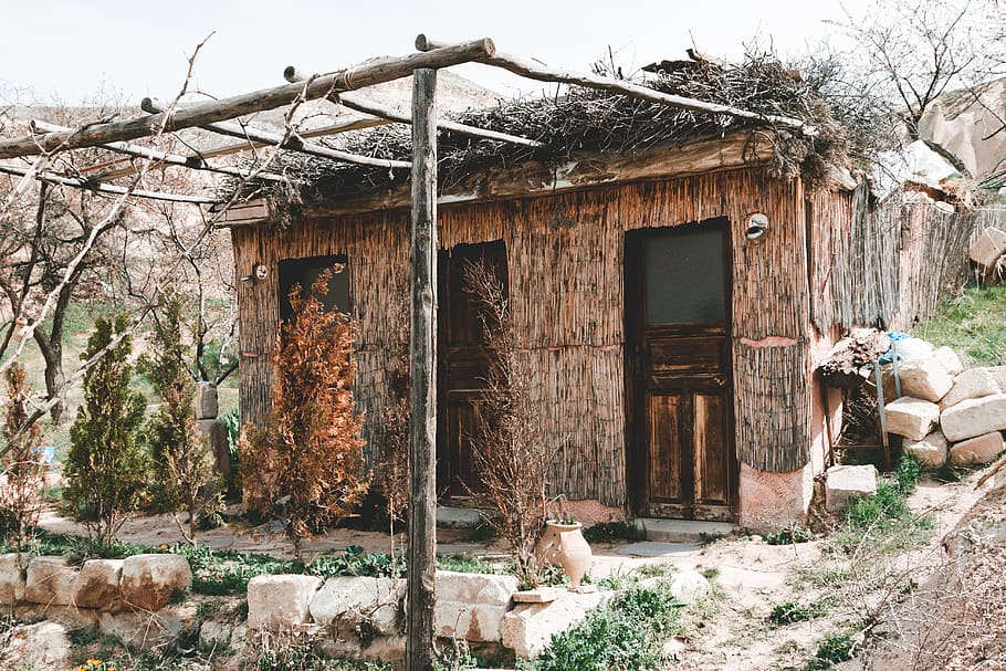 Photograph of a Wooden Shabby House, cabin, hut, rustic, vintage HD wallpaper