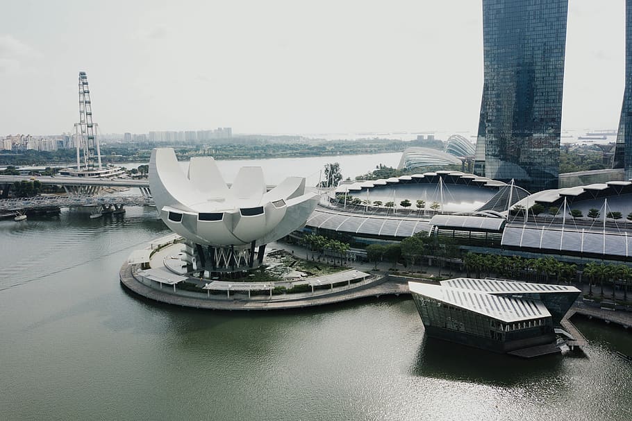 round white building, architecture, water, waterfront, city, urban HD wallpaper