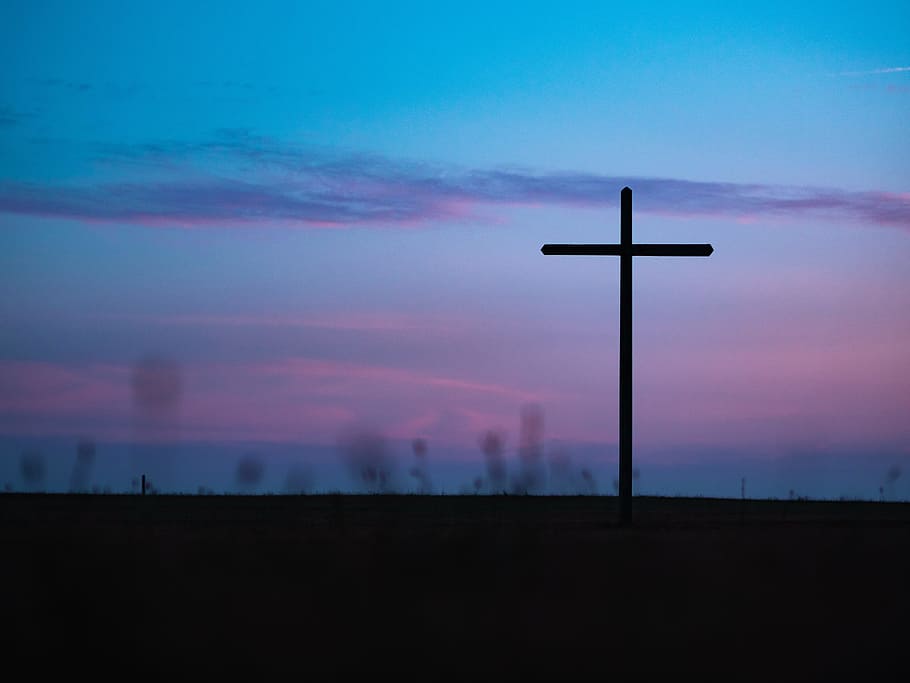cross stand under purple and blue sky, horizon, silhouette, sunset, HD wallpaper
