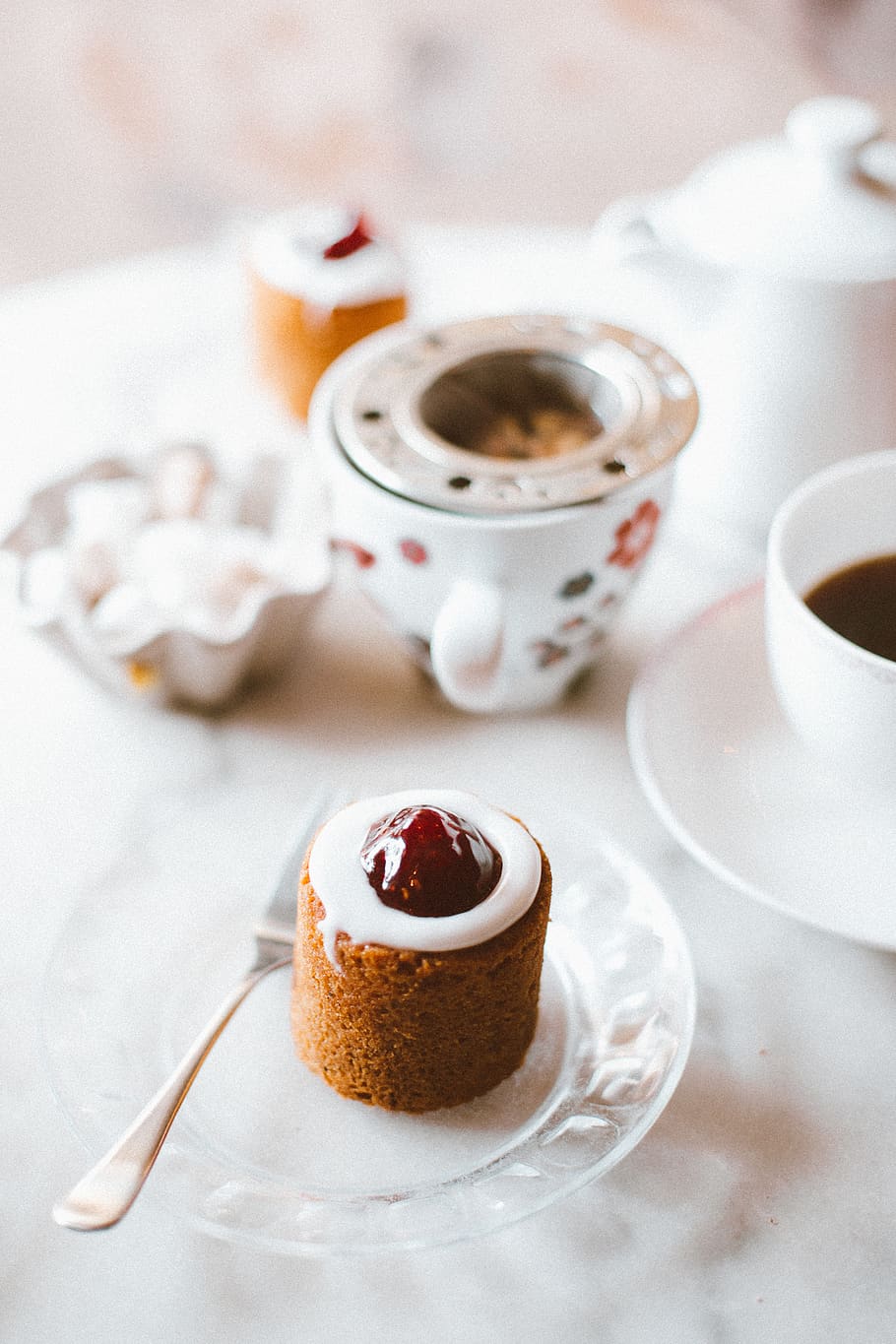 Dessert on Plate, blurred background, cake, close-up, coffee HD wallpaper