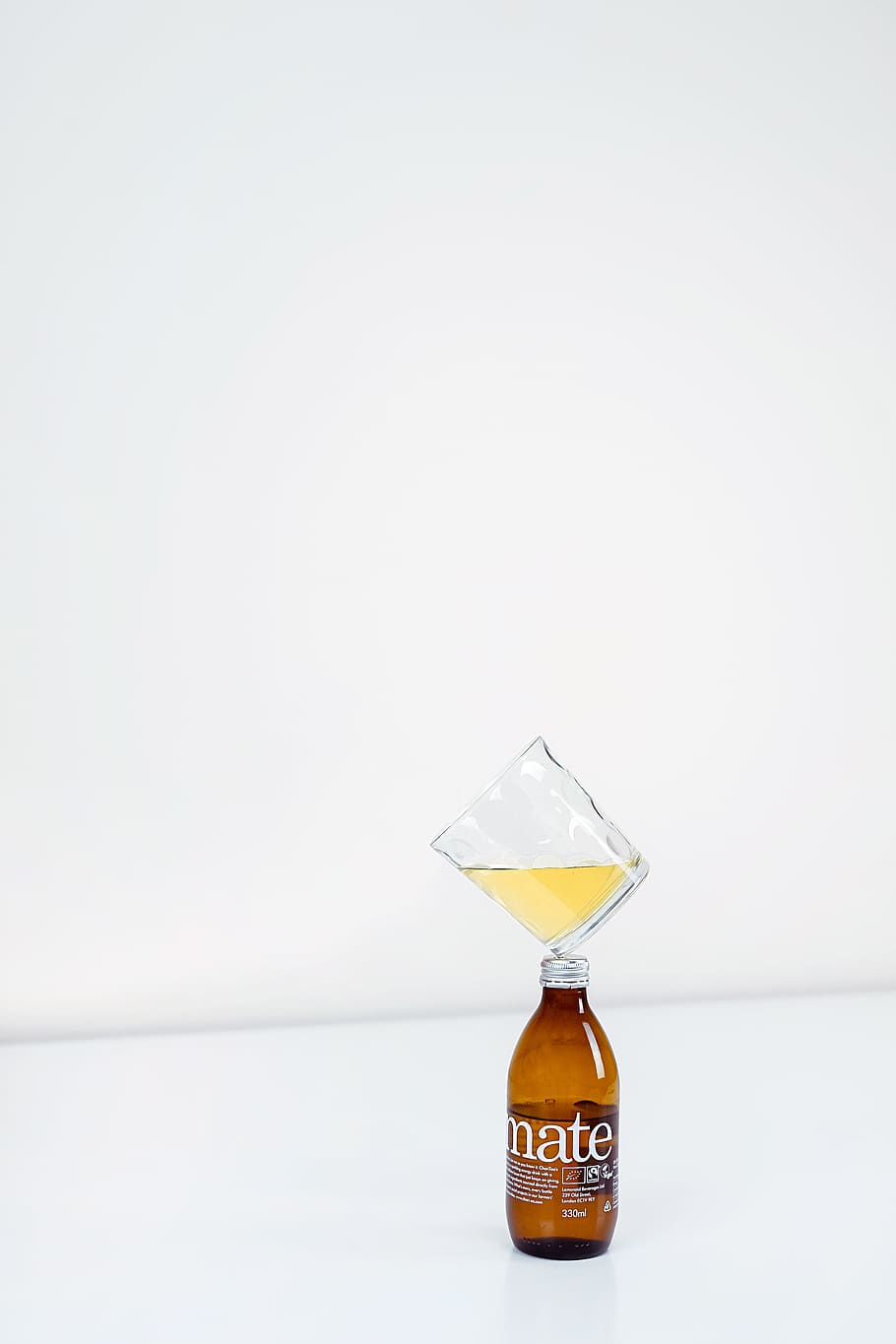 Nate Glass Bottle and Rocks Glass, balancing, bright, indoors HD wallpaper