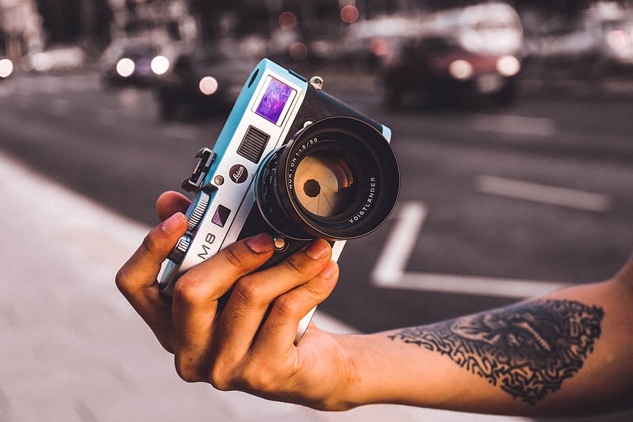 camera, photography, technology, lens, film, old, tattoo, human hand HD wallpaper