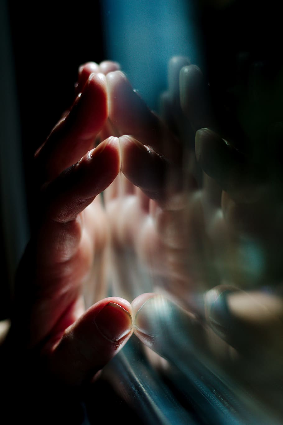 hand, palm, blur, night, light, window, glass, reflection, human hand HD wallpaper