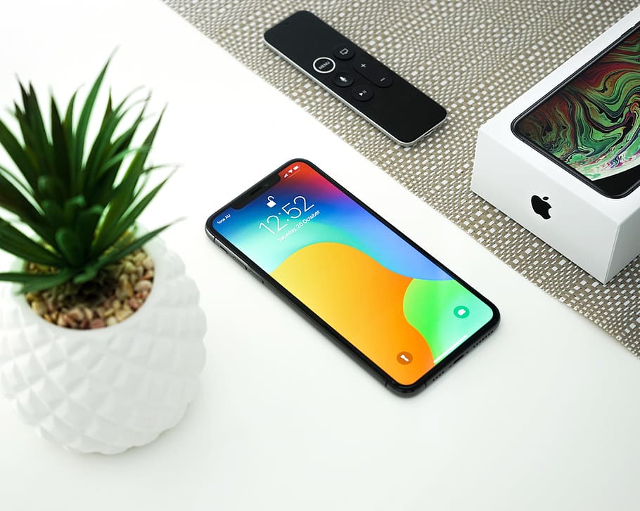 HD wallpaper: space gray iPhone X on table, minimal, desk, tech, apple, xs  max | Wallpaper Flare