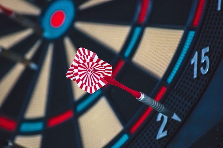 Red and White Dart on Darts Board, accuracy, accurate, arrow, HD wallpaper