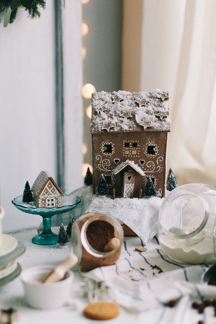 Brown and White House Miniature on White Towel, blur, blurred background HD wallpaper