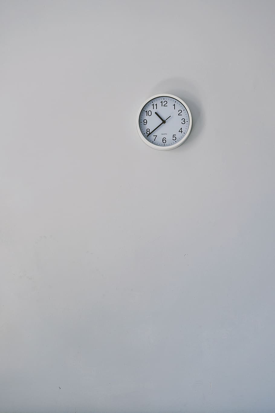 Hd Wallpaper Round White Analog Wall Clock Displaying Time Instrument Of Time