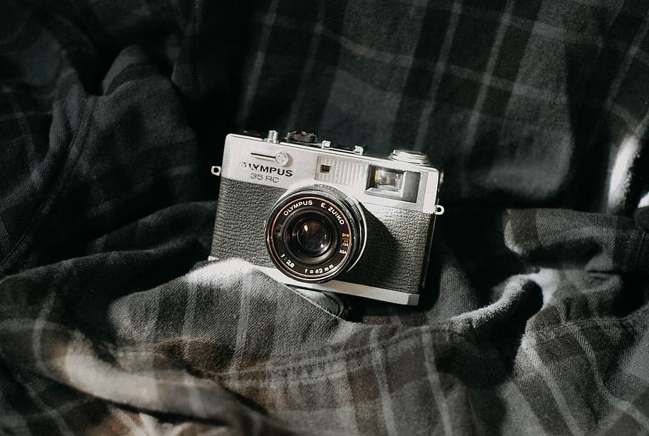 black and white SLR camera, camera - photographic equipment, photography themes HD wallpaper