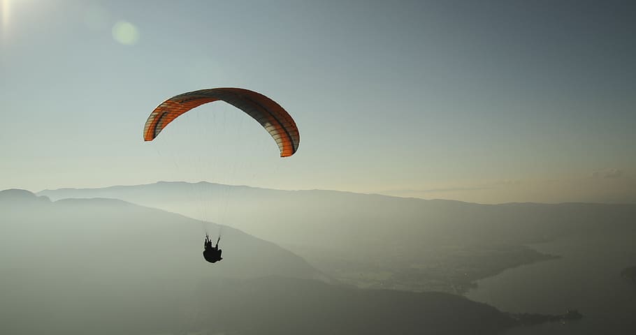 Man Using Parachute, adventure, beach, dawn, daylight, evening HD wallpaper
