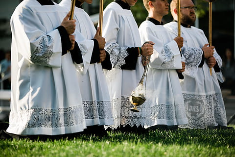 mass, server, altar, altar serve, serving, sacrifice, robe HD wallpaper