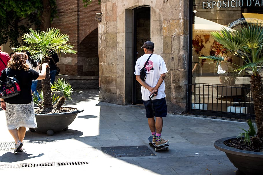 spain, barcelona, real people, architecture, built structure HD wallpaper