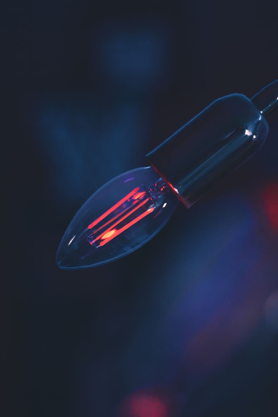 clear peanut bulb, close-up, no people, red, focus on foreground HD wallpaper