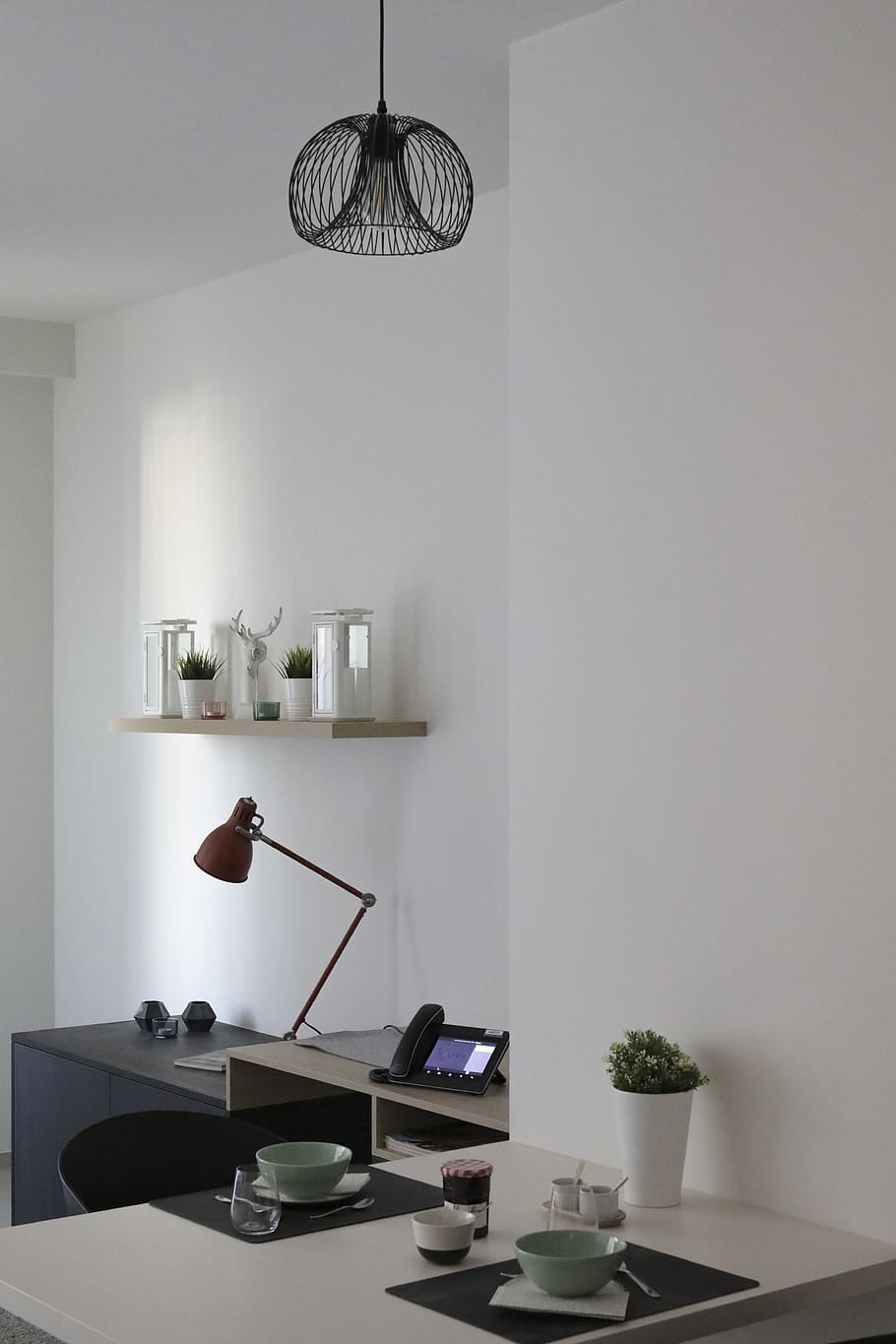 brown study lamp on table, indoors, home interior, lighting equipment HD wallpaper