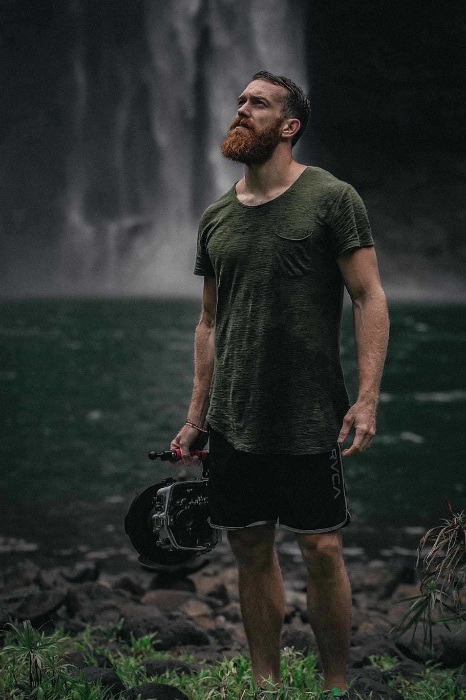 apparel, clothing, shorts, human, person, sleeve, beard, face HD wallpaper