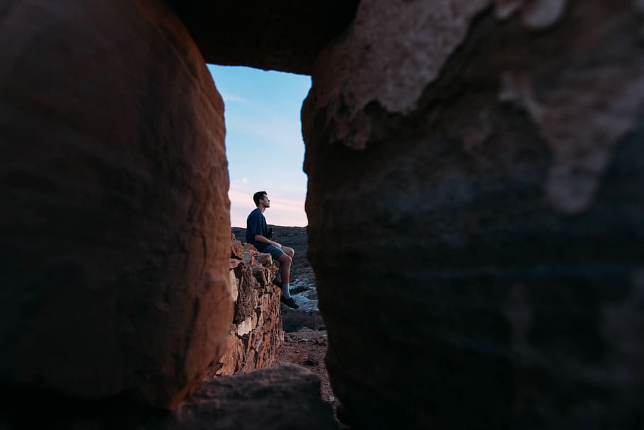 keyhole, view, lonely, cliff, entrance, challenge, hope, door HD wallpaper