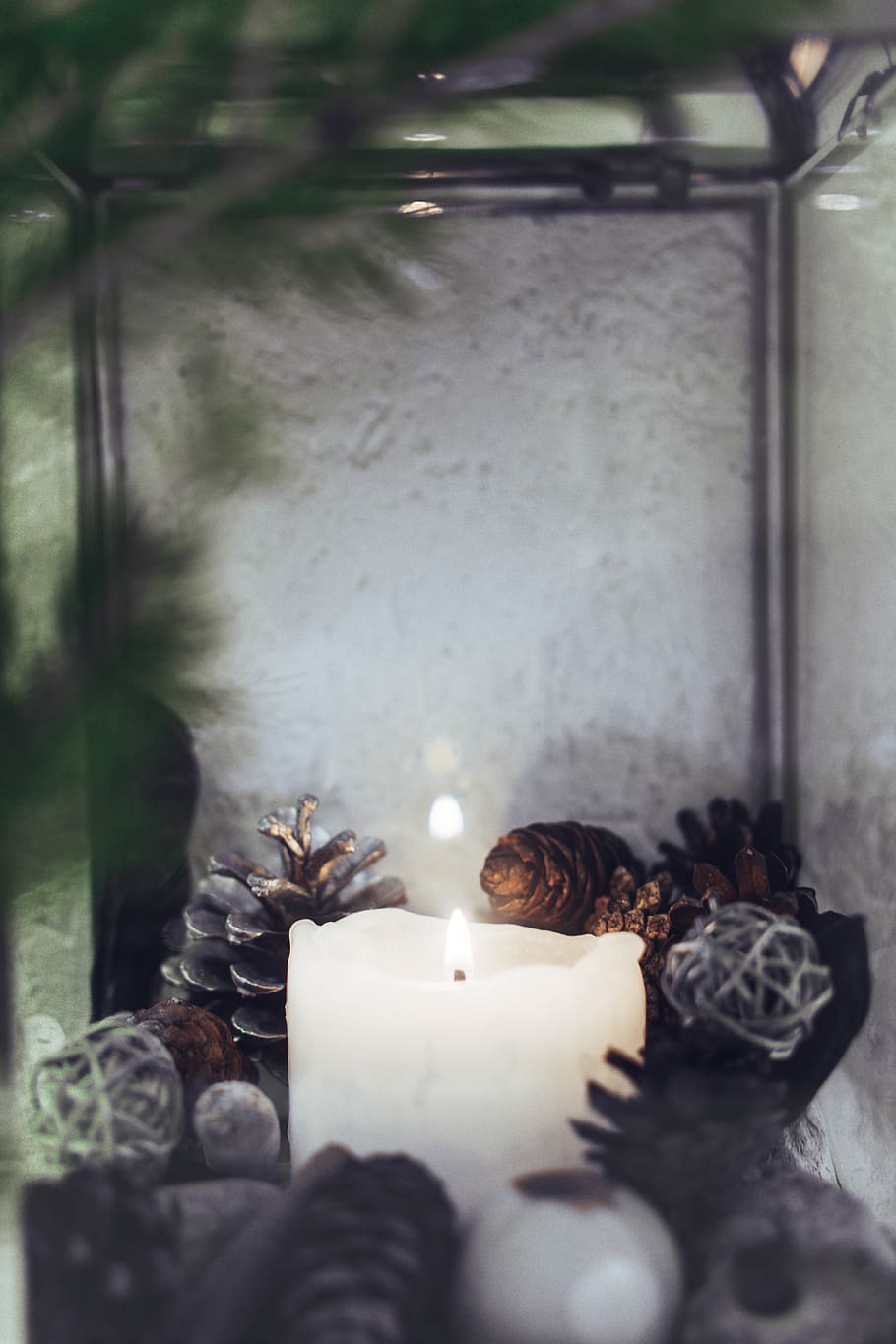brown pine cones, candle, porrentruy, home, switzerland, fire HD wallpaper