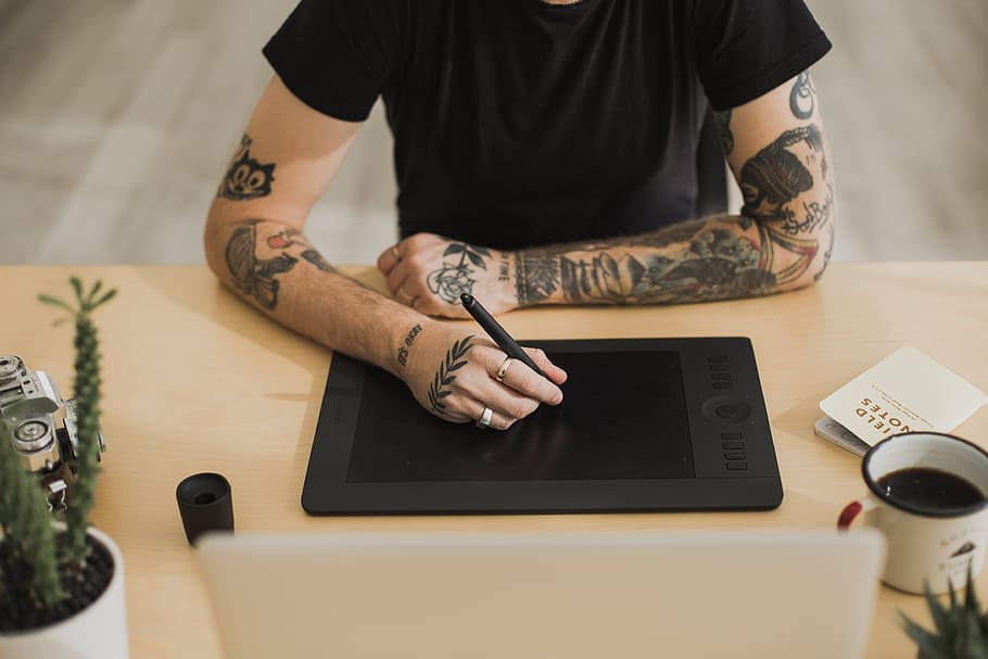 Tattood Man Using Creative Technology Photo, Business, Laptop HD wallpaper
