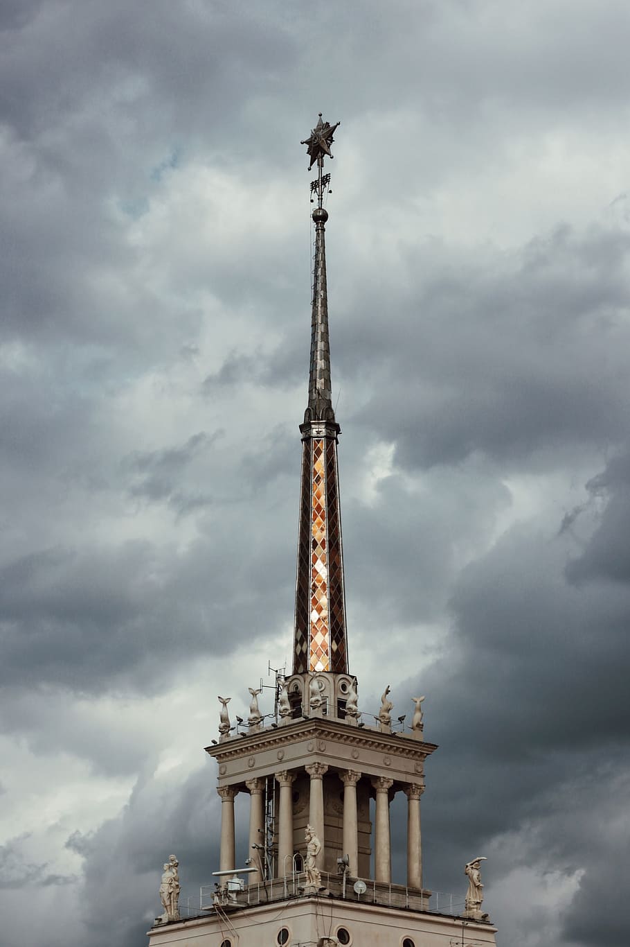 Photography of Tower, architecture, building, clouds, columns HD wallpaper