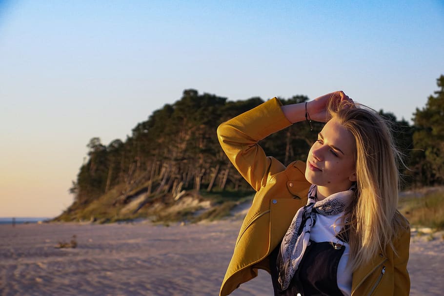 latvia, bernāti, beach, forest, sunset, girl, real people HD wallpaper