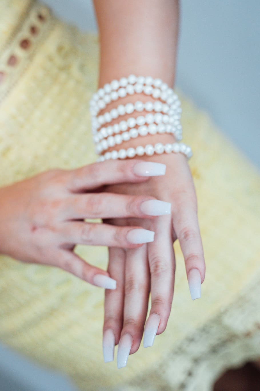 beaded white bracelet, human body part, human hand, close-up HD wallpaper