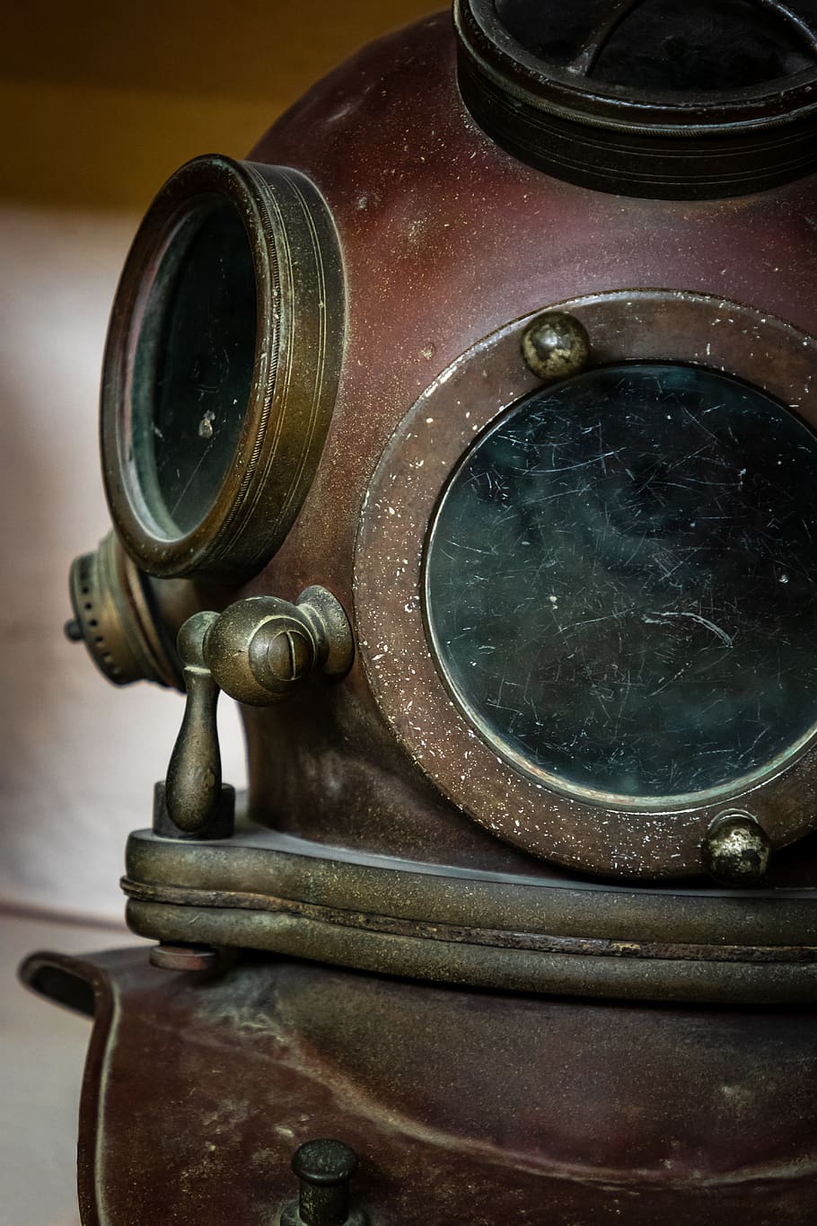 window, porthole, binoculars, camera, electronics, light, home decor HD wallpaper