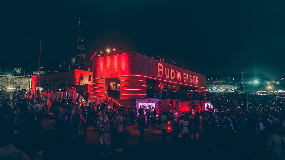 Budweiser Bar, building, crowd, evening, people, large group of people