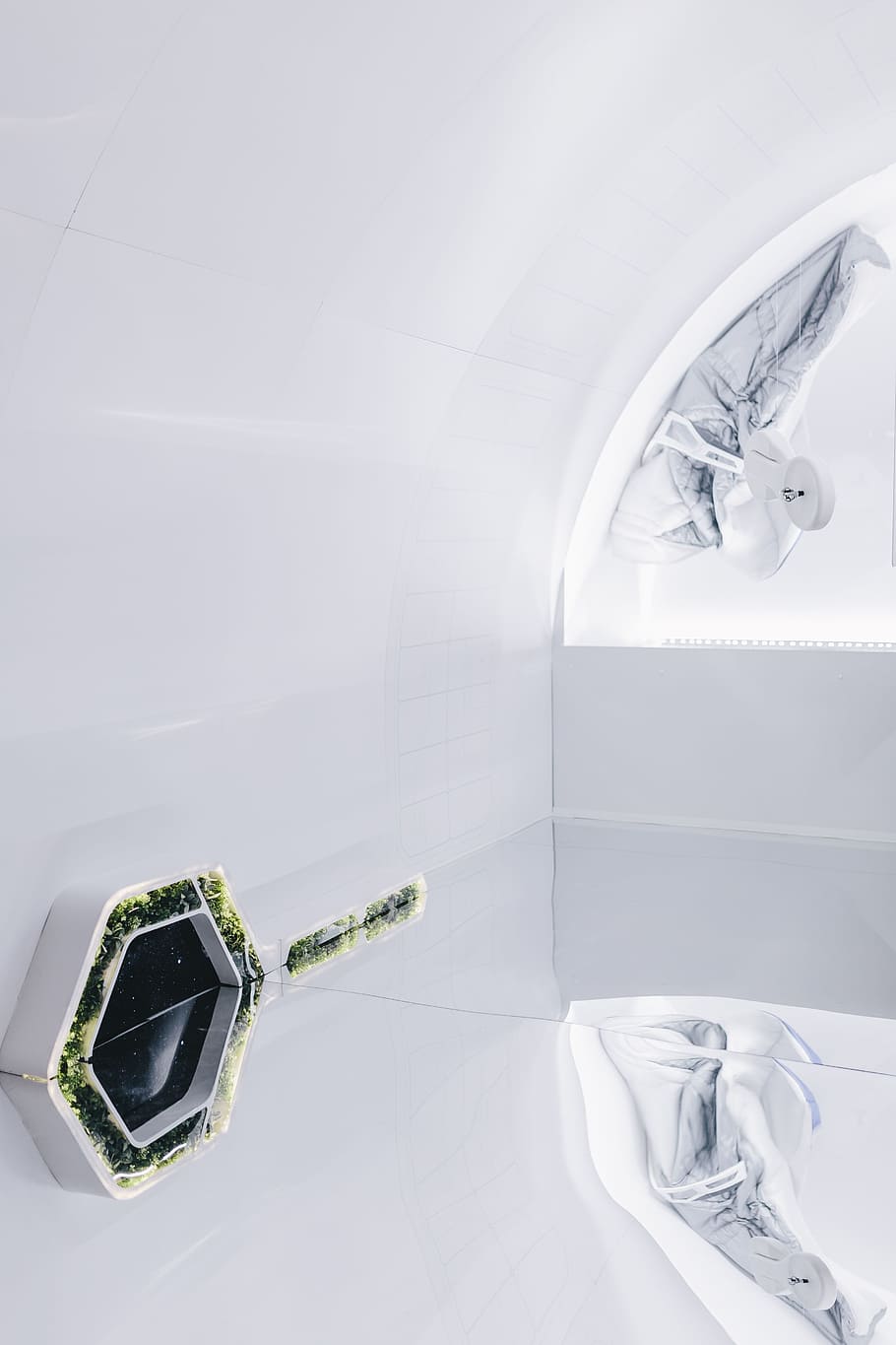 Space exhibition, minimal, minimalist, white, astronaut, future HD wallpaper
