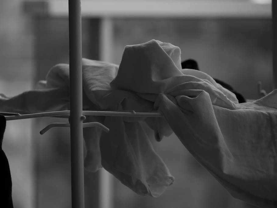 blur, lazy, week-end, real people, human hand, focus on foreground HD wallpaper