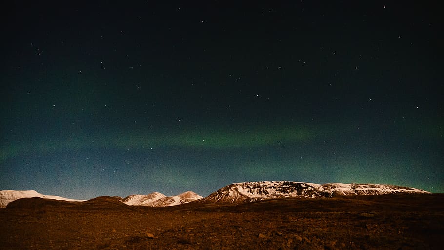 aurora phenomenon in distant, travel, road, mountain, montaña HD wallpaper