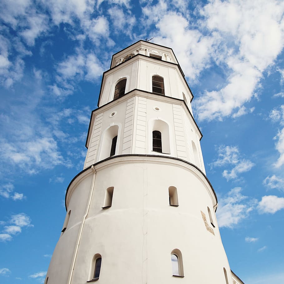white lighthouse under blue sky, low angle view, architecture HD wallpaper