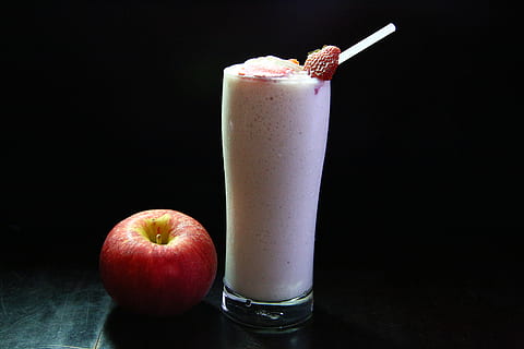 Apple Beside Milkshake, berry, beverage, breakfast, close-up HD wallpaper