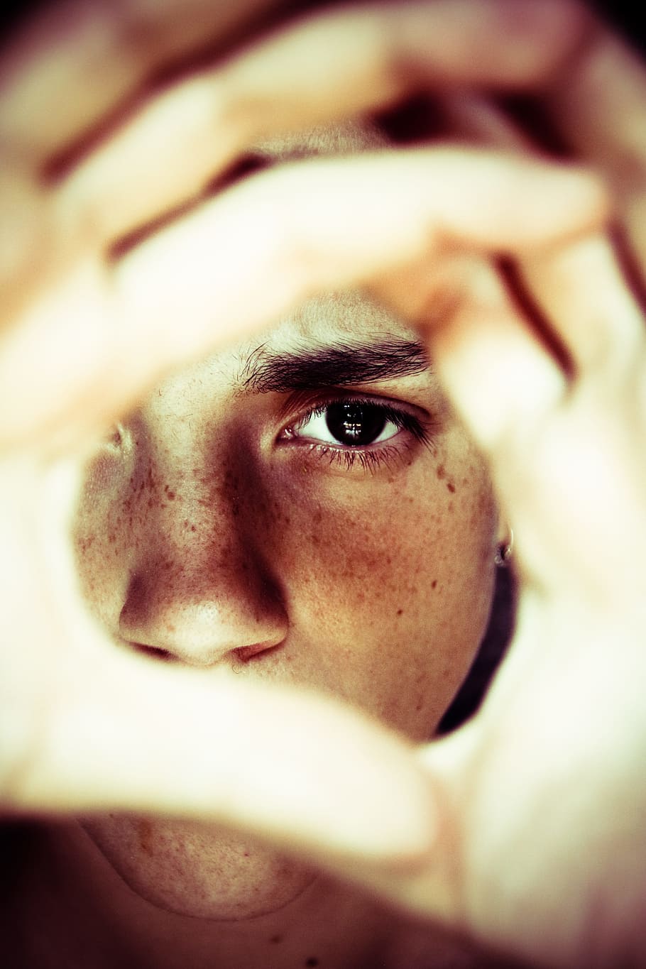 person forming circle with his hands, looking through, eye, freckle HD wallpaper
