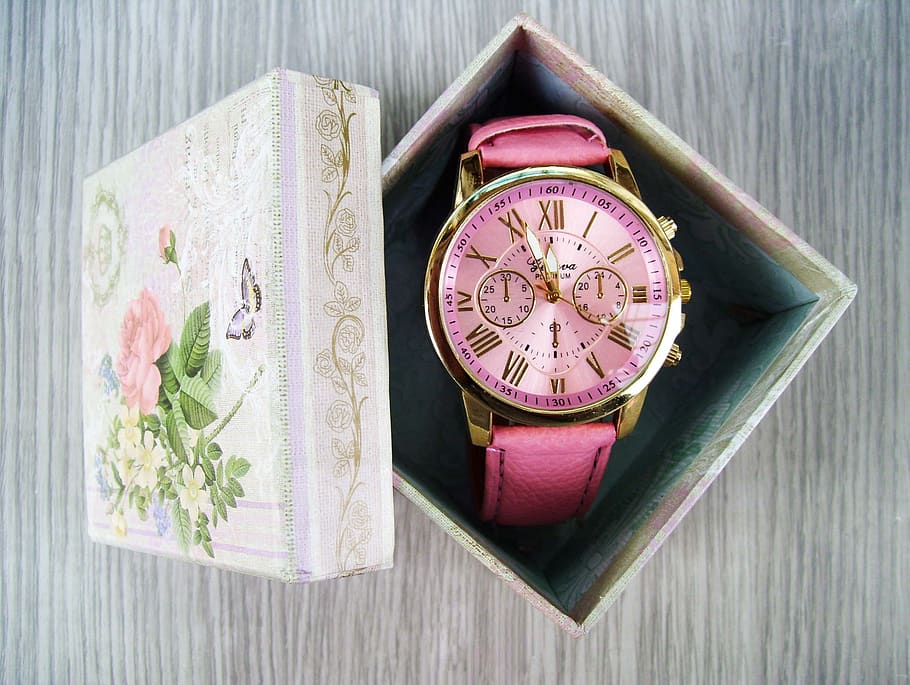 Gold-colored Watch in Box, accessory, analog, antique, classic HD wallpaper