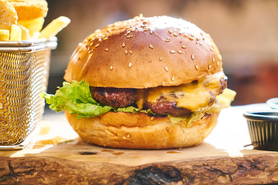 Shallow Focus Photo of Hamburger, barbecue, bbq, cheeseburger, HD wallpaper
