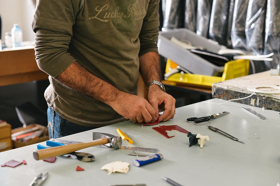 office worker, garage, man, repair, workshop, occupation, one person HD wallpaper
