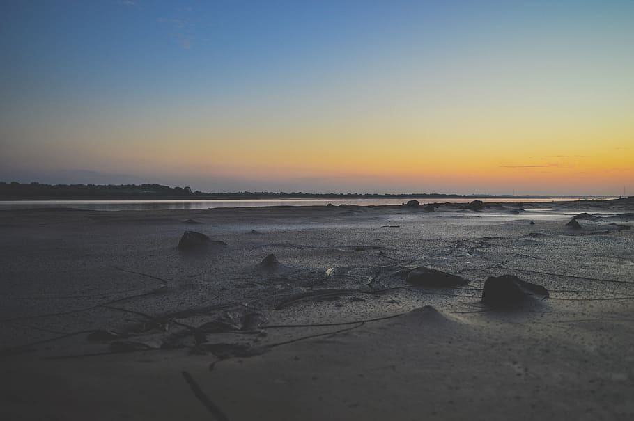 Sea Shore Under Sunset, beach, clouds, evening, evening sky, golden hour HD wallpaper