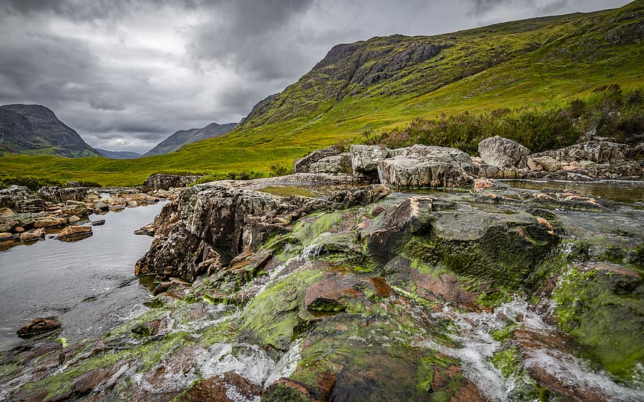 river under cloudy sky, nature, outdoors, plateau, plant, countryside HD wallpaper