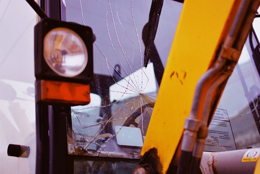cracked glass window, light, headlight, machine, building, wallpaper HD wallpaper