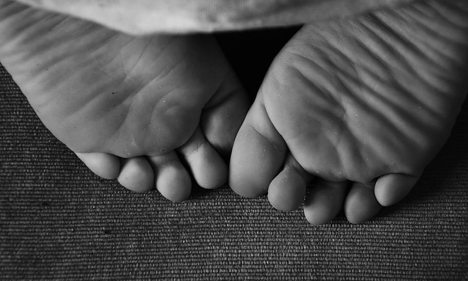 toe, person, human, finger, heel, barefoot, newborn, baby, floor HD wallpaper
